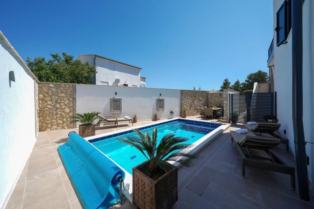 Apartment Vala, 4*, Sea View & Private Heated Pool Pridraga Esterno foto