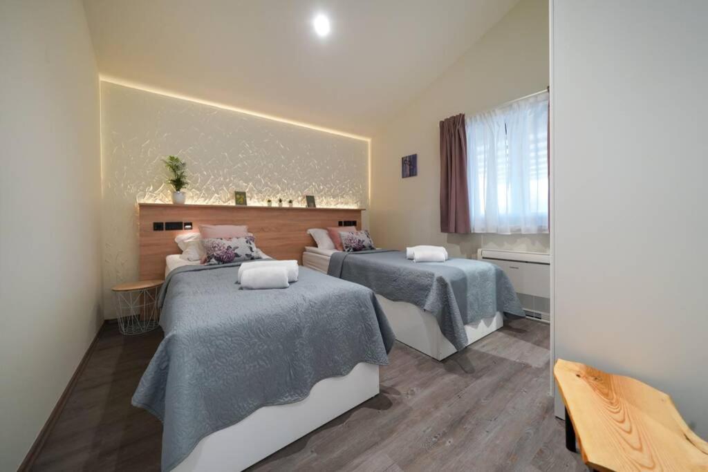 Apartment Vala, 4*, Sea View & Private Heated Pool Pridraga Esterno foto