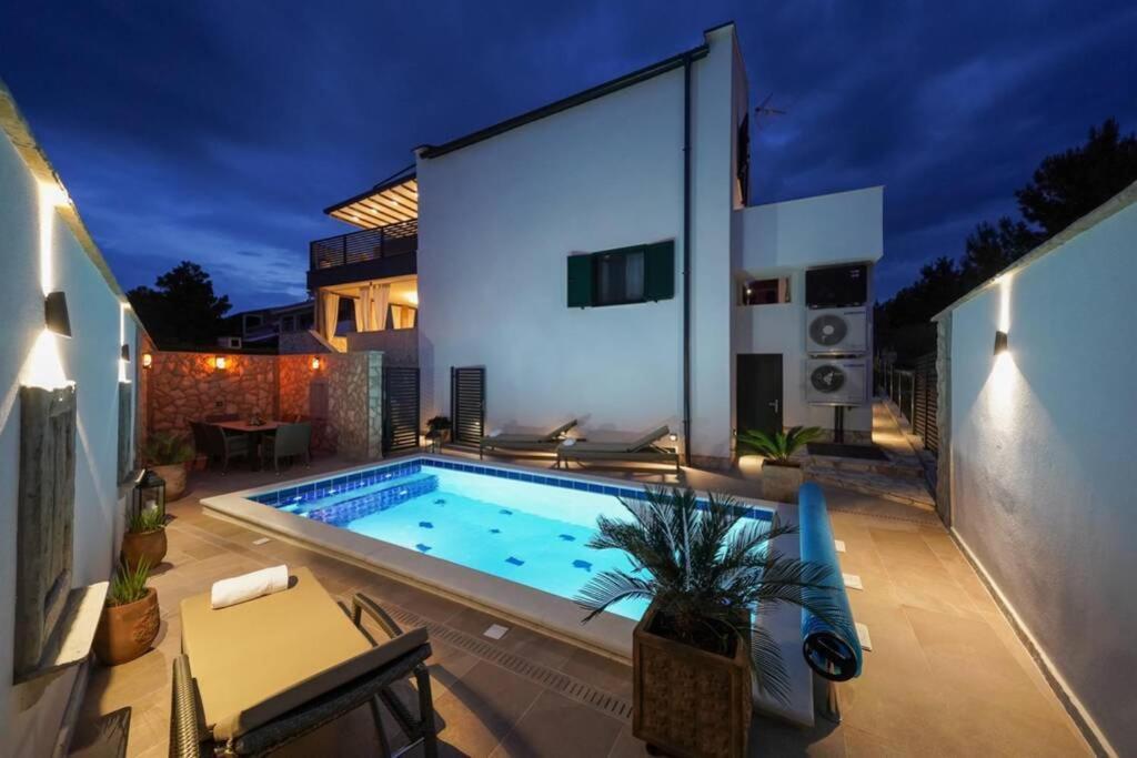 Apartment Vala, 4*, Sea View & Private Heated Pool Pridraga Esterno foto