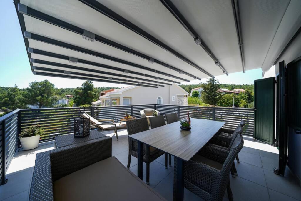 Apartment Vala, 4*, Sea View & Private Heated Pool Pridraga Esterno foto