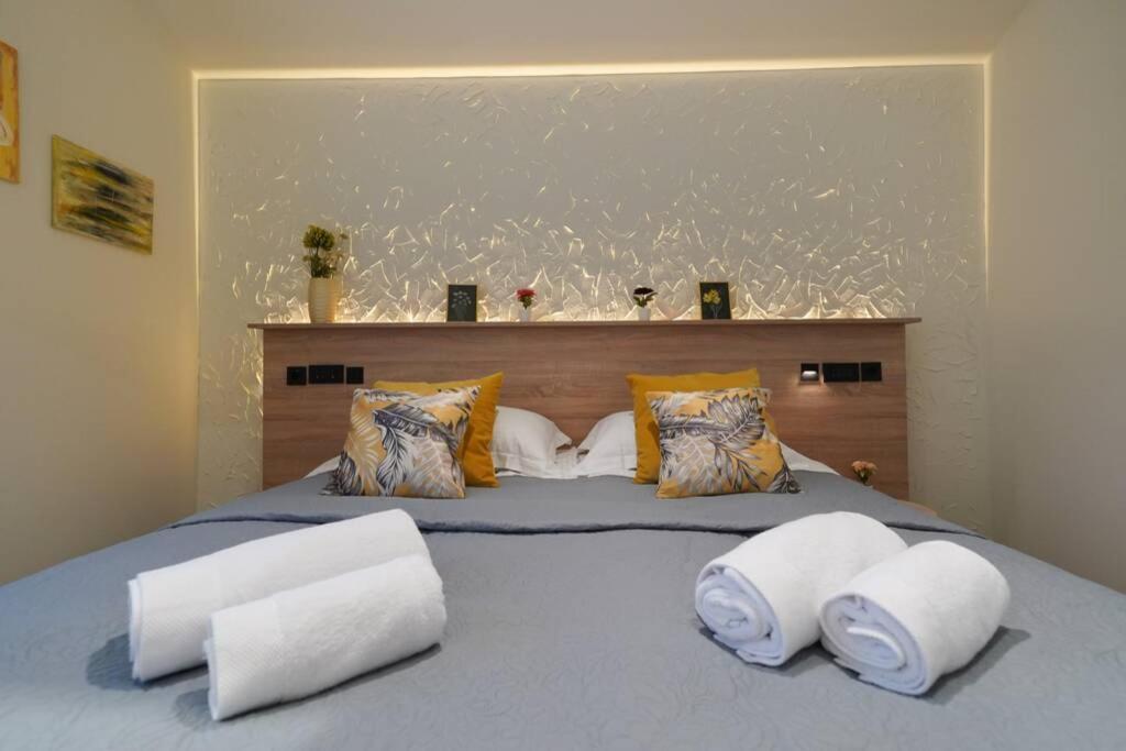 Apartment Vala, 4*, Sea View & Private Heated Pool Pridraga Esterno foto