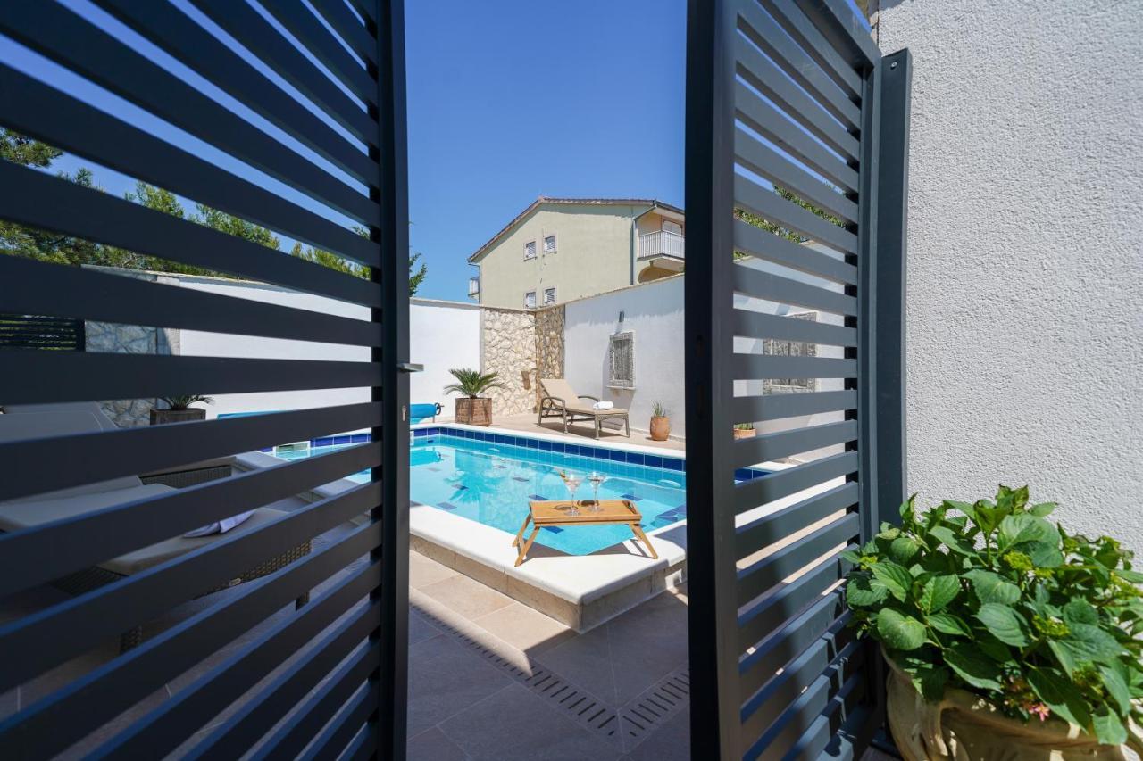 Apartment Vala, 4*, Sea View & Private Heated Pool Pridraga Esterno foto