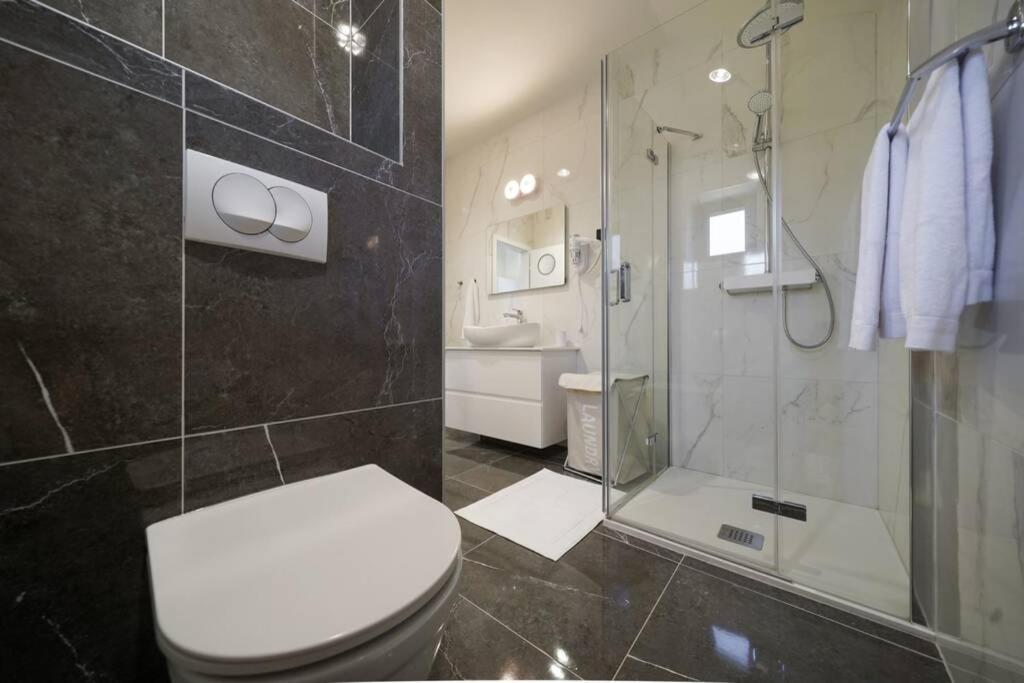 Apartment Vala, 4*, Sea View & Private Heated Pool Pridraga Esterno foto
