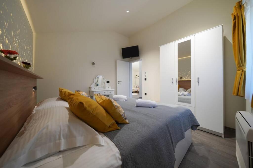 Apartment Vala, 4*, Sea View & Private Heated Pool Pridraga Esterno foto
