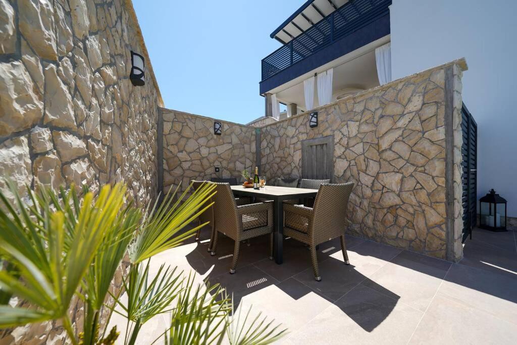 Apartment Vala, 4*, Sea View & Private Heated Pool Pridraga Esterno foto