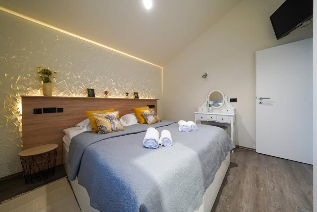 Apartment Vala, 4*, Sea View & Private Heated Pool Pridraga Esterno foto
